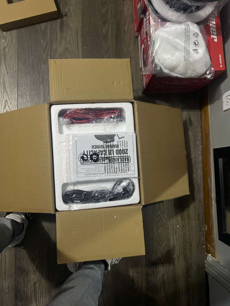 Winch Eléctrico 2000 lb Nuevo – Badland Marine Winch